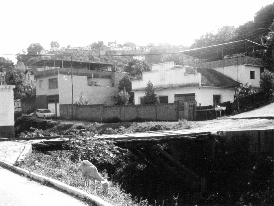 Antiga ponte de madeira próxima ao Cascalho