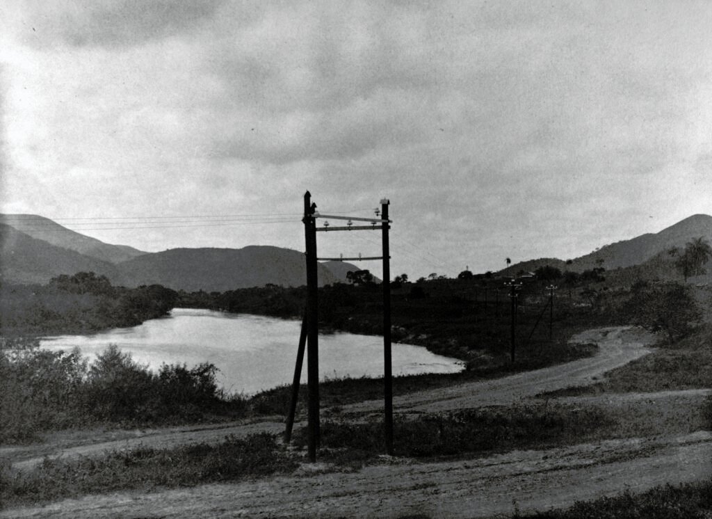 Antiga torre de transmissão de energia