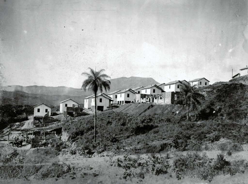 Construção de casas do Bairro Vila Operária