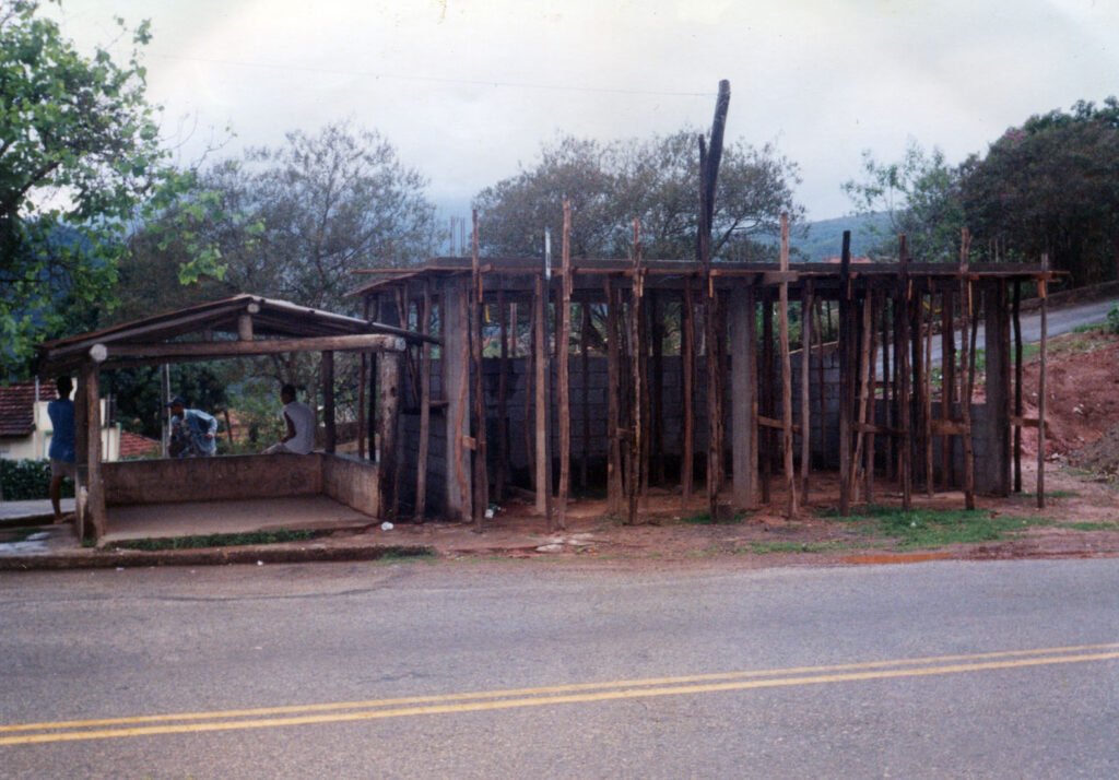 ConstruçãoAbrigoPontoÔnibus