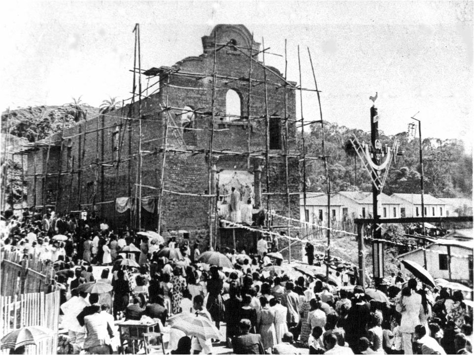 ConstruçãoDaCapelaDeSantaEfigêgiaCristais