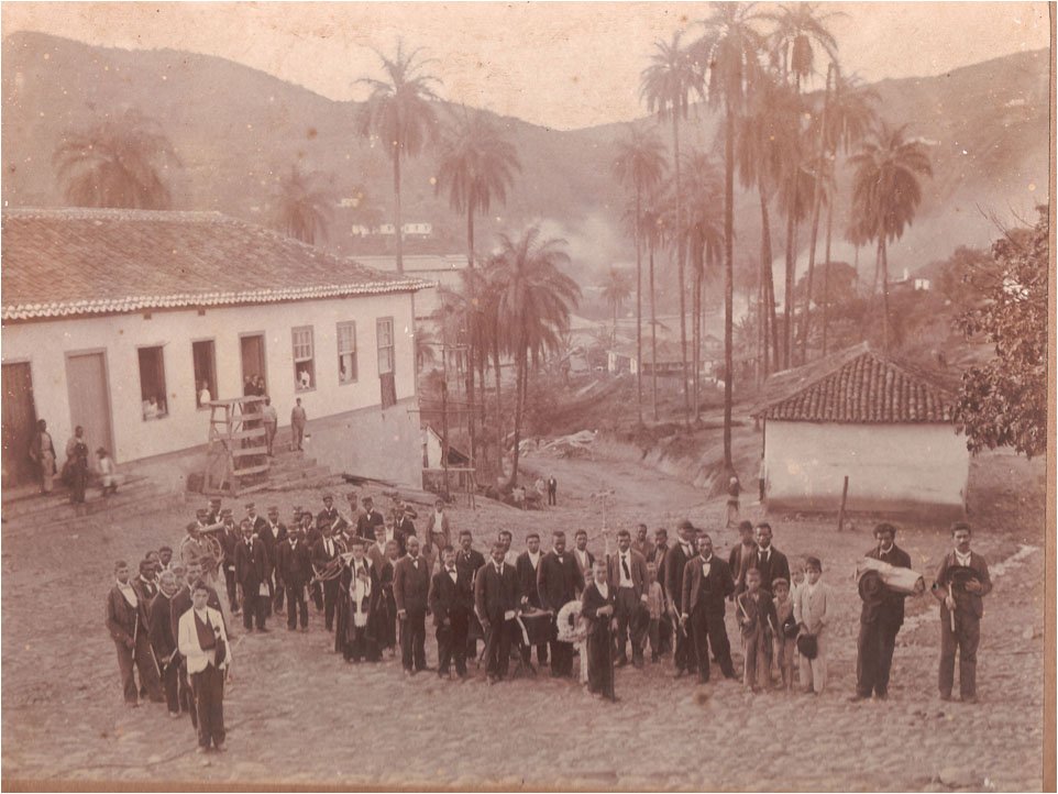 FuneralEmFrenteACasaAristídes