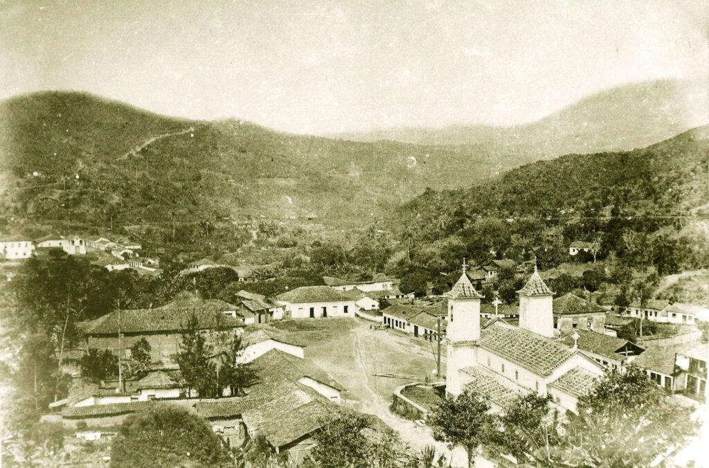 Largo da matriz antes da reforma em 1906