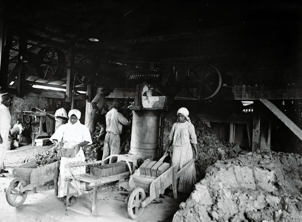 Trabalho feminino na antiga olaria da Morro Velho2